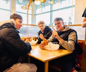 Czekali na to nawet 10 godzin! Szaleństwo na otwarciu Popeyes w Częstochowie