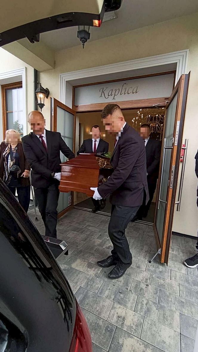 Pogrzeb pana Mikołaja z Siedlec. Do końca szukał rodziny dla 9-letniego syna. "Spełniłem swoje marzenie"