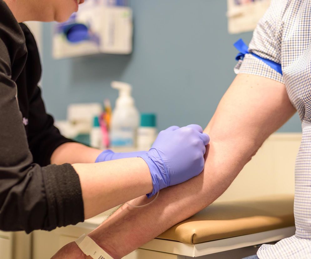 Próbka krwi i wszystko jasne? Pierwszy test na alzheimera trafia na rynek