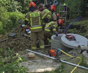 Tragiczny wypadek podczas prac ziemnych. Mężczyzna przysypany ziemią