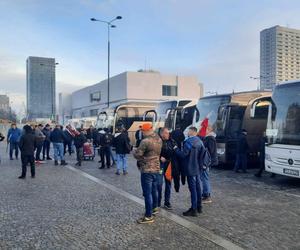 Protest rolników w Warszawie. O godz. 11 ruszą sprzed PKiN pod Kancelarię Premiera. Relacja, zdjęcia 