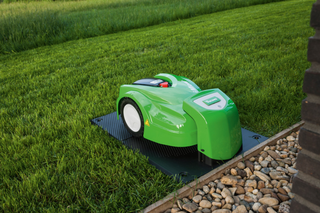 Kosiarka automatyczna – wygodne koszenie trawnika w każdych warunkach