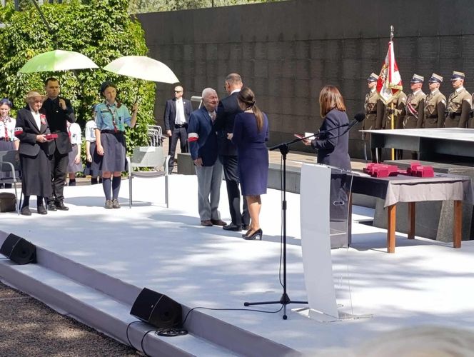 81. rocznica Powstania Warszawskiego. Prezydent Duda wręczył odznaczenia powstańcom