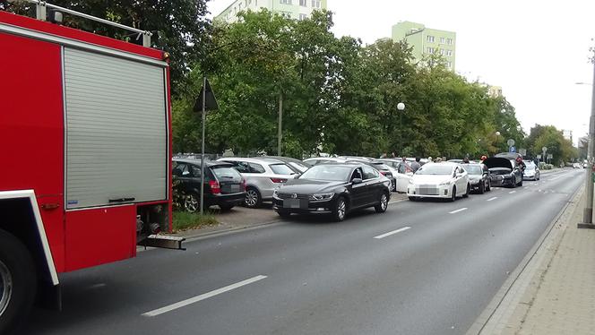 Naćpany kierowca zdemolował osiem aut i uciekł