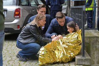 Pierwsza miłość odc. 4053. Melka (Ewa Jakubowicz), Marysia (Aneta Zając), Krystian (Patryk Pniewski), Piotrek (Michał Mikołajczak)