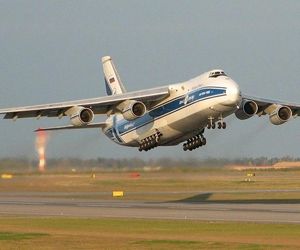 Rosyjski AN-124-100 firmy Volga-Dnepr