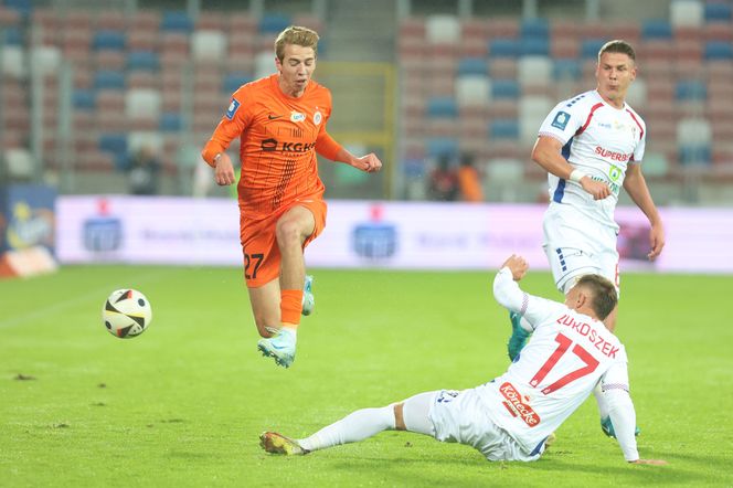 Górnik Zabrze zmierzył się z Zagłębiem Lubin. Kibice rozgrzewali piłkarzy z trybun