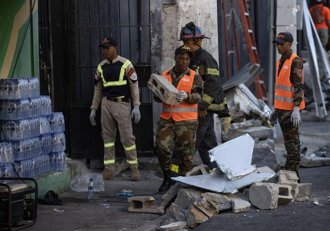 Makabra! Zawalił się dach dyskoteki. Co najmniej 184 osoby nie żyją!