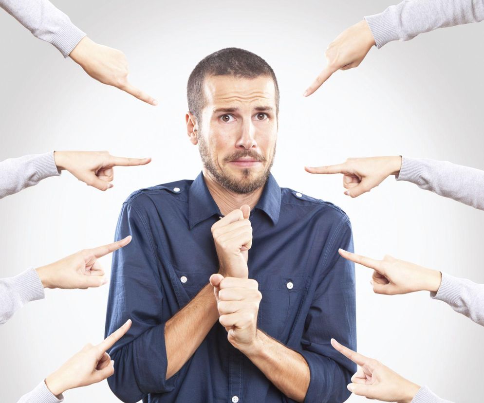 Poczucie winy to jedna z emocji naturalnie towarzysząca człowiekowi, wychowanemu zgodnie z powszechnymi zasadami moralnymi.