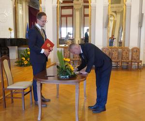 Prezydent Tarnowa udzielił ślubu. Anna i Mariusz powiedzieli sobie „tak” w Sali Lustrzanej