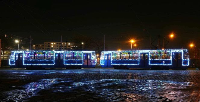 W tym tramwaju we Wrocławiu poczujesz magię świąt. To będzie magiczna podróż w czasie