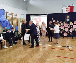 Uroczystość jubileuszowa w siedleckiej Dziesiątce była okazją do wspomnień