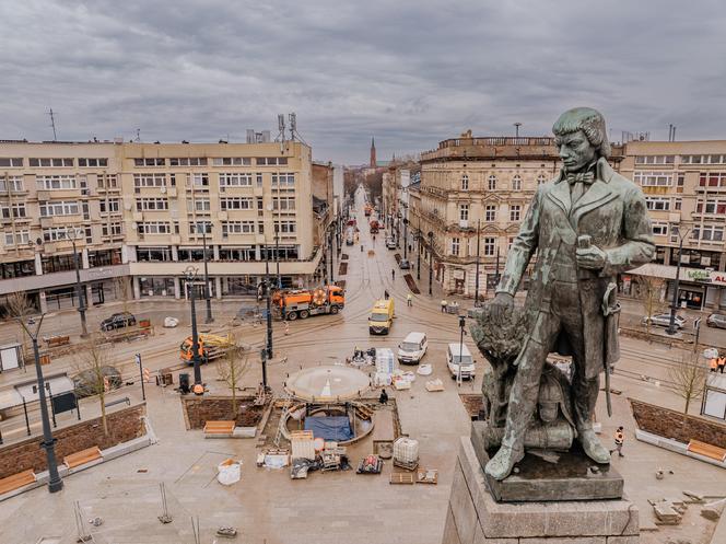 Plac Wolności w Łodzi już prawie gotowy