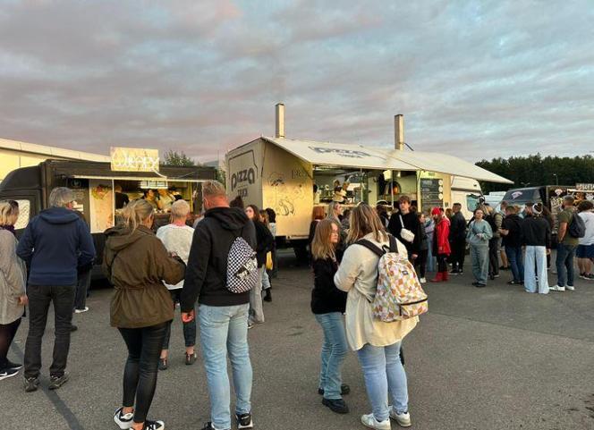 Foodtruckowe miasteczko na Openerze. Za zwykłą zapiekankę zapłacisz majątek 