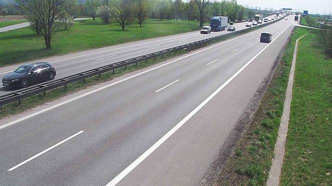 Dwa groźne wypadki na obwodnicy Krakowa. "Masakra, wszystko stoi"