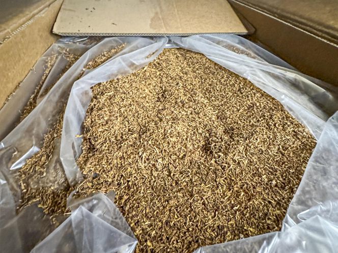 Nielegalna fabryka papierosów zlikwidowana! Milion papierosów w kartonach po pizzy