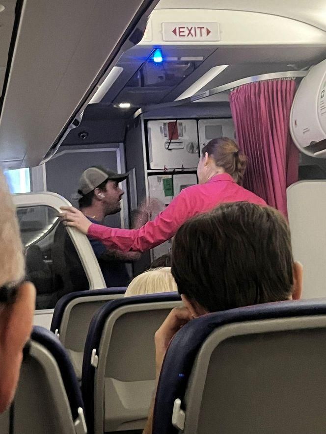 Daniel Martyniuk na lotnisku