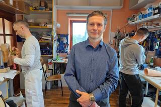 Lekarze, którzy stworzyli najnowocześniejsza proteze dla motocyklisty z urwana nogą