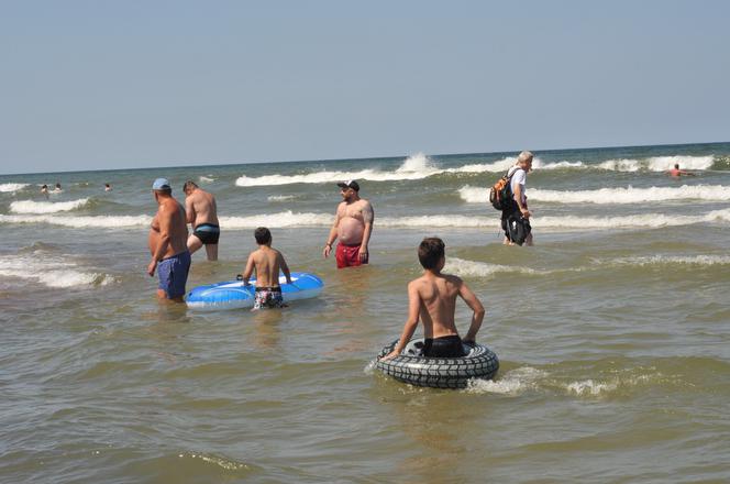 NIEBEZPIECZNE PŁYWANIE NA DMUCHANYCH ZABAWKACH