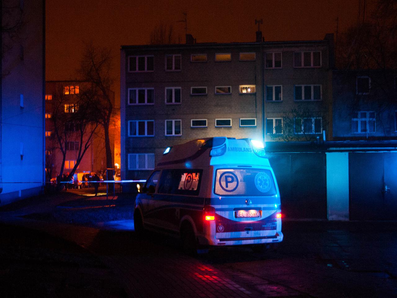 PRZYJECHALI Z POMOCĄ, TRAFILI NA BOMBĘ