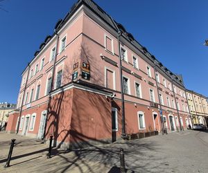 Wybudowany w połowie XVII wieku zdobi centrum Lublina. Historia Pałacu Parysów. Zdjęcia