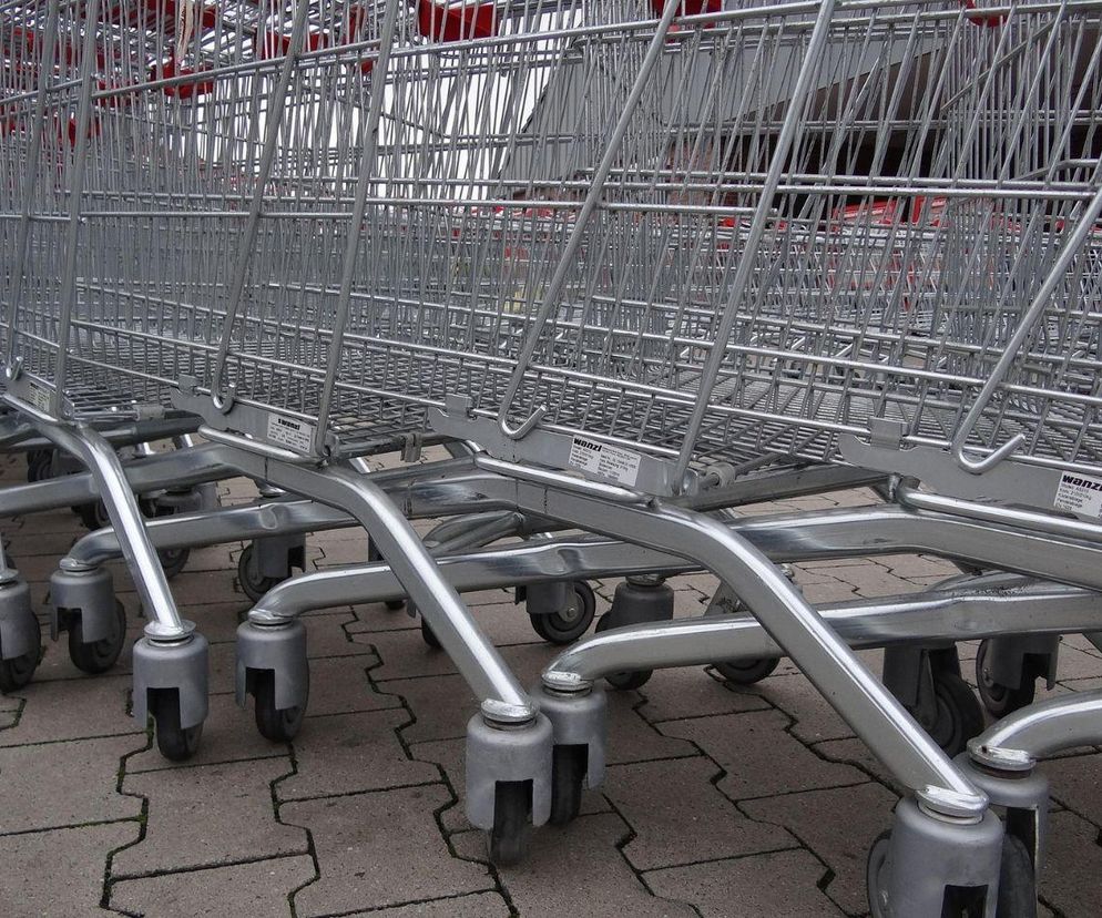 Klienci w Niemczech zaskoczeni pustymi półkami. Popularny produkt znika ze sklepów, ale nie z powodu braków