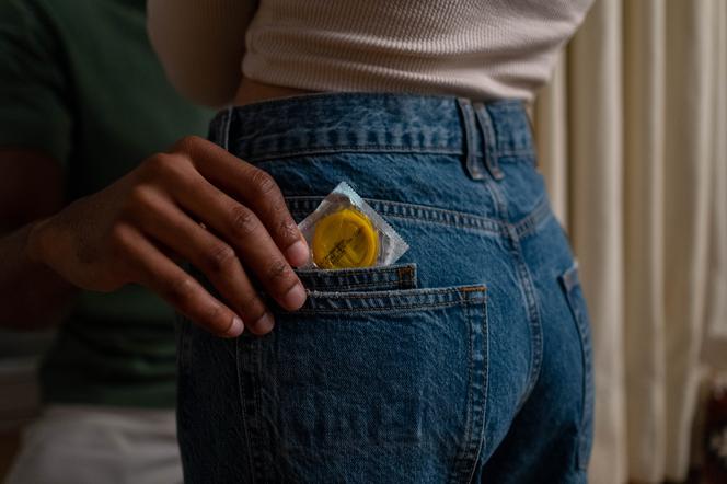 Zdejmowanie prezerwatywy podczas stosunku oficjalne zakazane. Ofiary stealthingu mogą domagać się swoich praw