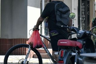 Robert Więckiewicz na rowerze