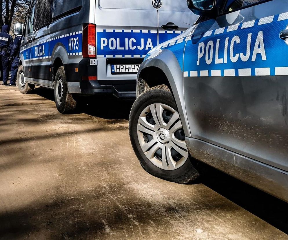 Strzały we wsi Iwanowice Małe. Trwa obława. Policjanci apelują do mieszkańców: Nie wychodźcie z domów