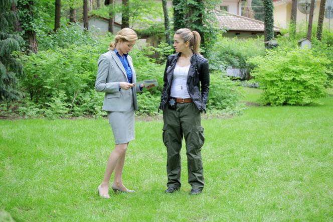 Na krawędzi 2 sezon odc. 5. Lena Korcz (Kamilla Baar), Marta Sajno (Urszula Grabowska)