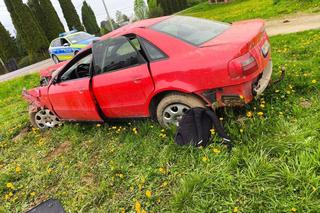 Kierowca przeleciał przez ogrodzenie