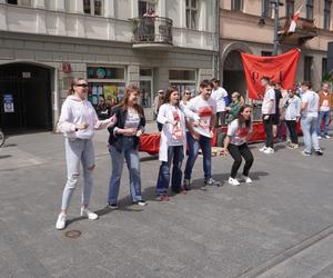 Pochód Juwenaliowy Łódzkich Uczelni. Studenci przejęli Łódź! [ZDJĘCIA]