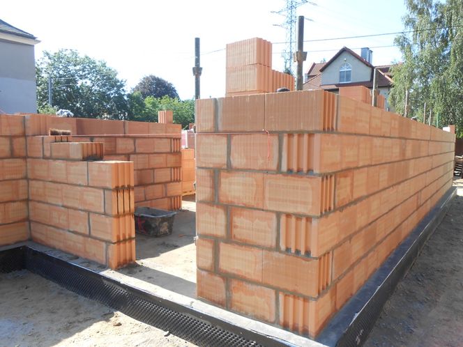 Zaprawa murarska, zaprawa tynkarska i inne - poznaj rodzaje zapraw i ich przeznaczenie