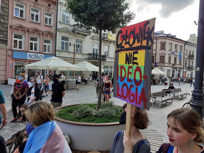 "Jesteśmy ludźmi, nie ideologią" - tak środowiska LGBT manifestowały wczoraj w Lublinie