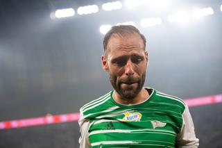 Niewiarygodna bramka na stadionie w Gdańsku na osłodę spadku i rozstania z legendą. Polały się też łzy