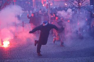 Historia Marszu Niepodległości. Co się działo w poprzednich latach? Nie zawsze było spokojnie!