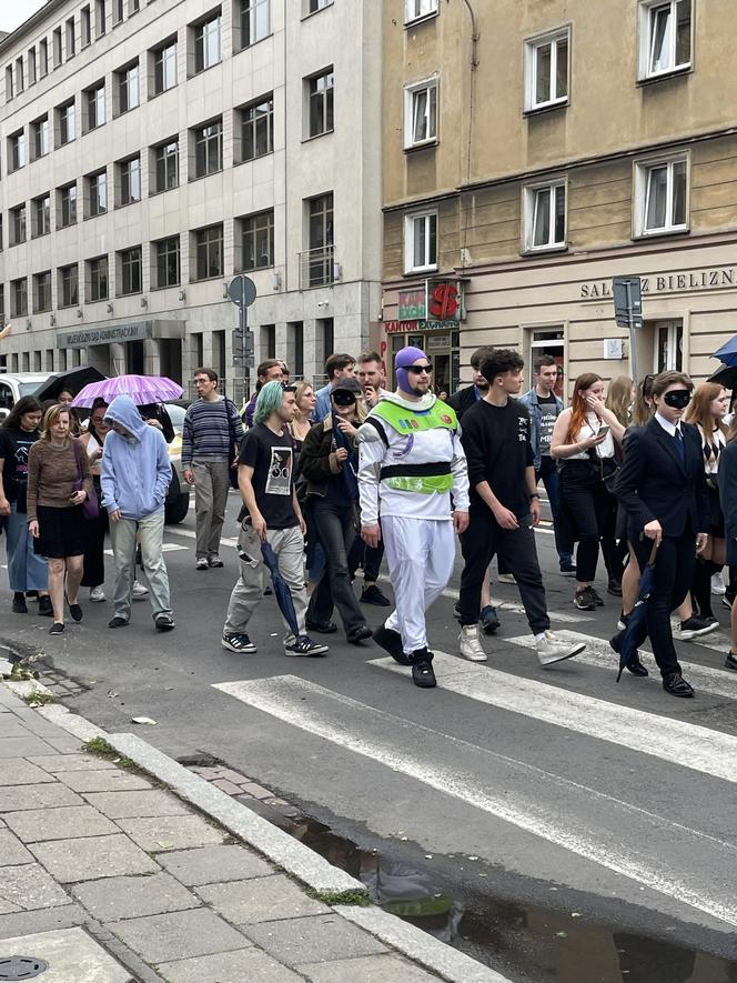 Studenci przejęli Poznań. Zobaczcie jak wyglądał Pochód Juwenaliowy 2024!