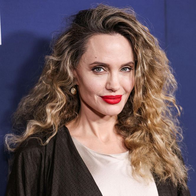 Angelina Jolie kończy 50 lat! Zobacz, jak się zmieniała
