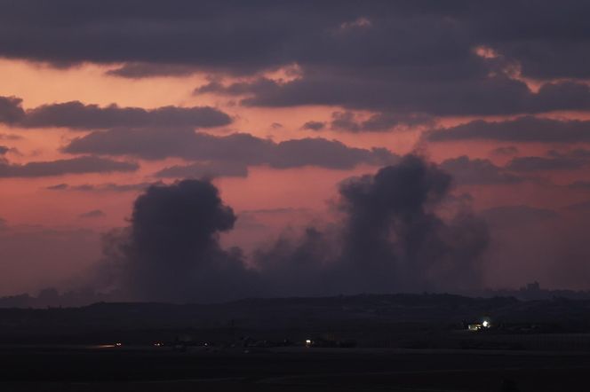 Izrael rozpoczął szturm na Gazę. "Pas ognia" nad miastem, w tle spór o los zakładników