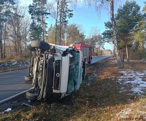 Zderzenie busa i osobówki w Jedlance. Jest osoba poszkodowana