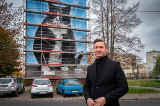Na ul. Rugiańskiej powstaje mural z kotem Gackiem
