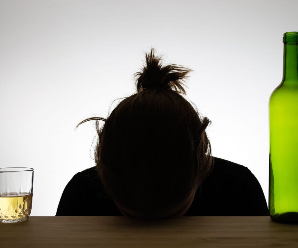 Psychoza alkoholowa (schizofrenia alkoholowa) - rodzaje i objawy