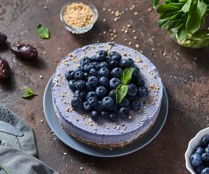 Ciasto czekoladowe z musem jagodowym. Małe co nieco na letni deser