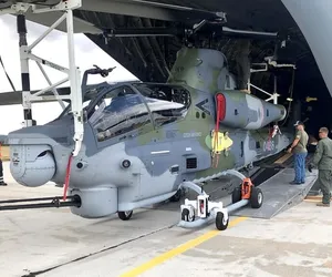 Pierwsze śmigłowce AH-1Z Viper wylądowały w Czechach. Zastąpią Mi-24 walczące na Ukrainie