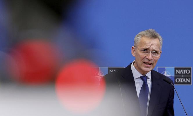 Sekretarz generalny NATO Jens Stoltenberg i Prezydent RP Andrzej Duda na wspólnej konferencji w Brukseli 