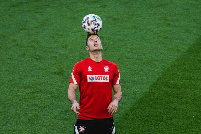 Trening biało-czerwonych w Gdańsku: Kilkanaście piłek wpadło  w trybuny [FOTO]
