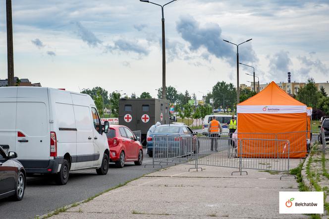 Bełchatowianie przeszli kolejne testy na koronawirusa w punkcie drive-thru 