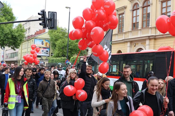 Kosmiczny korowód studencki przeszedł 9 maja ulicami Lublina
