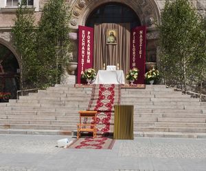 Boże Ciało 2025. Tysiące osób uczestniczyło w olsztyńskich procesjach