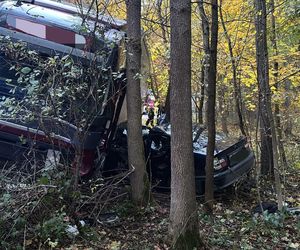 Tir wjechał w ciężarówkę i bmw. Jeden z kierowców nie miał szans